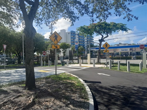Image of resurfaced parking lot at Antonio Maceo Park - 3